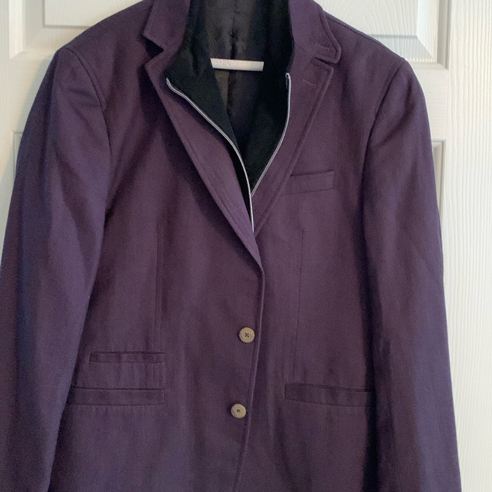 Beautiful men’s Robert Graham jacket with gorgeous lining. Worn once.